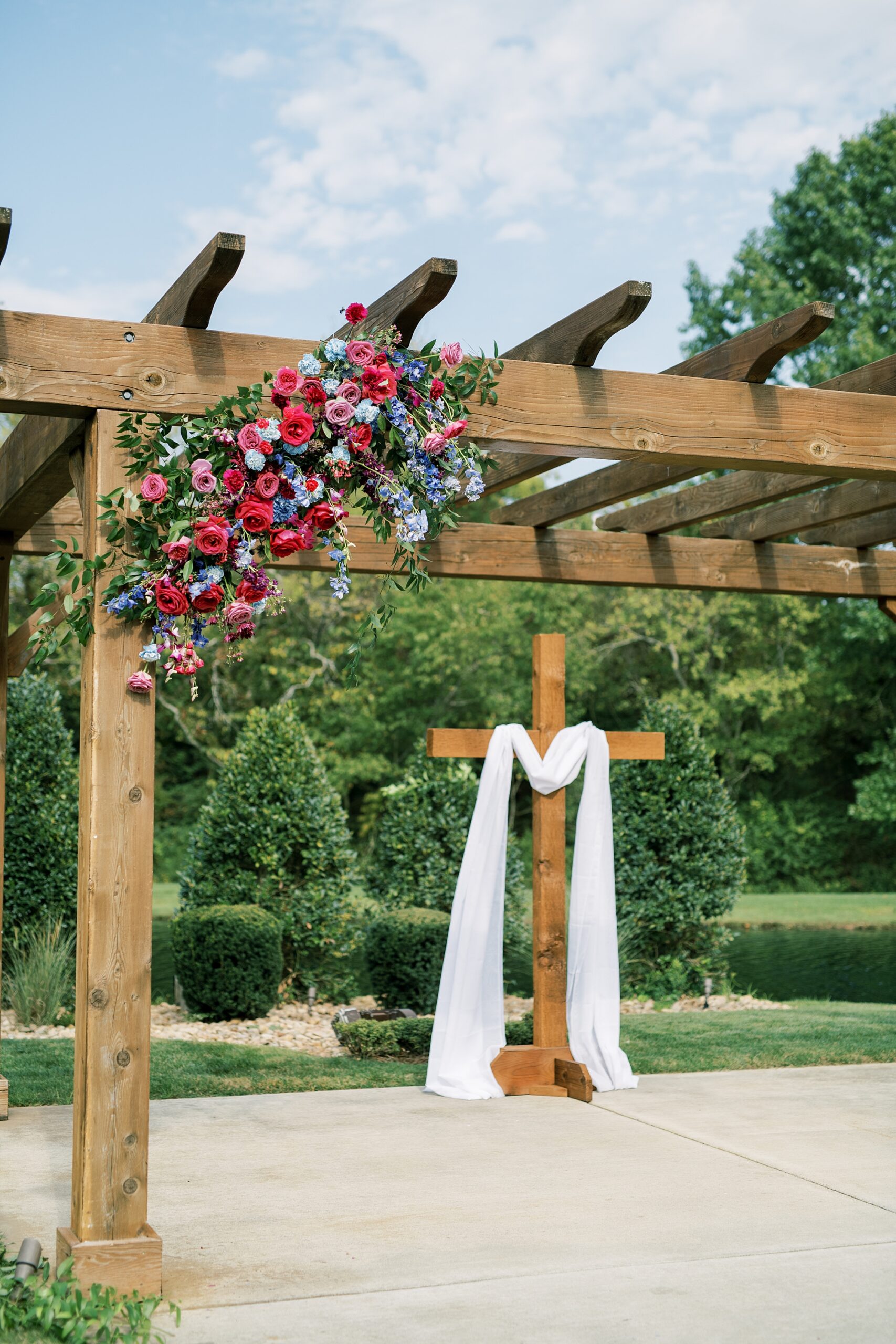 outdoor wedding ceremony at The Barn at Sycamore Farms