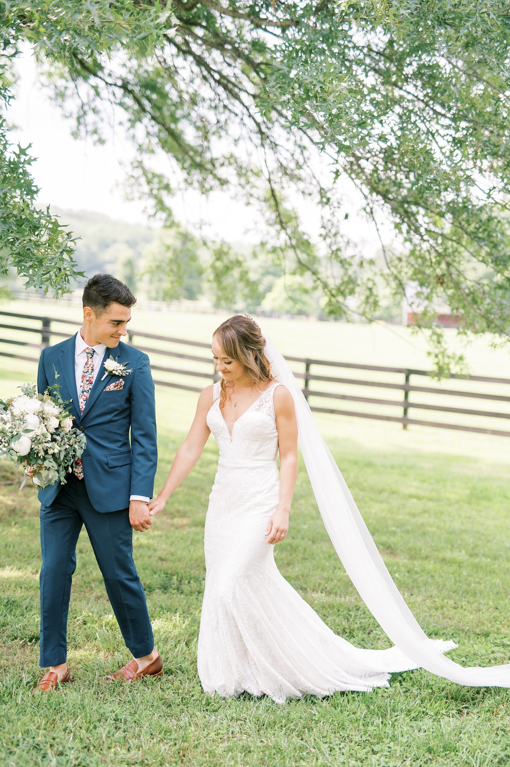 Cedarmont Farm Wedding portraits taken by Nashville wedding photographer Kera photography