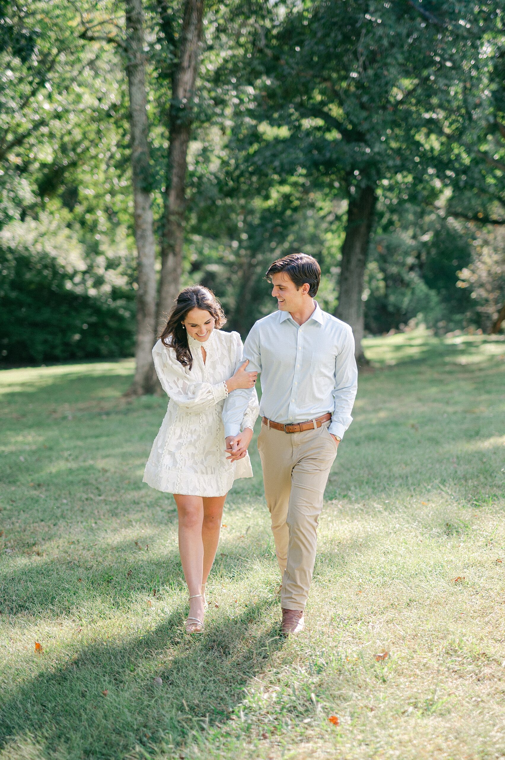 candid engagement portraits
