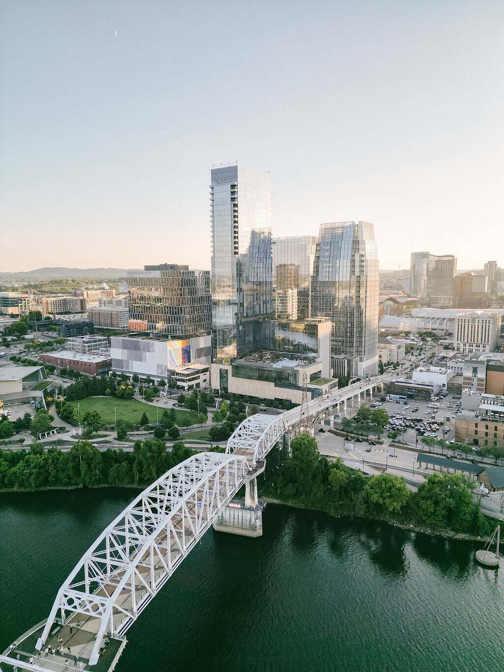 downtown Nashville TN | Nashville Wedding Venue Highlight: Four Seasons Hotel
