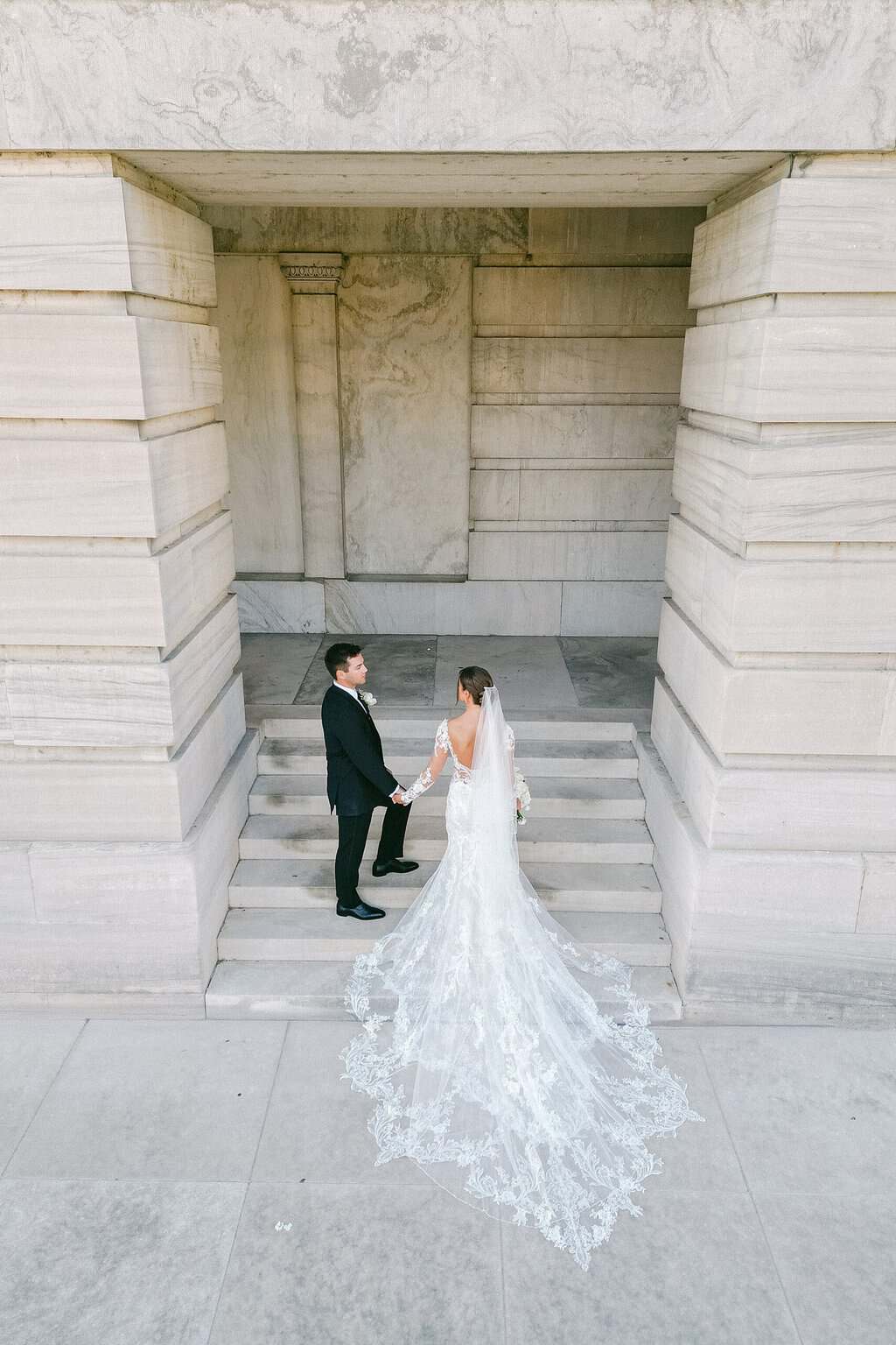 Romantic and elegant wedding photos